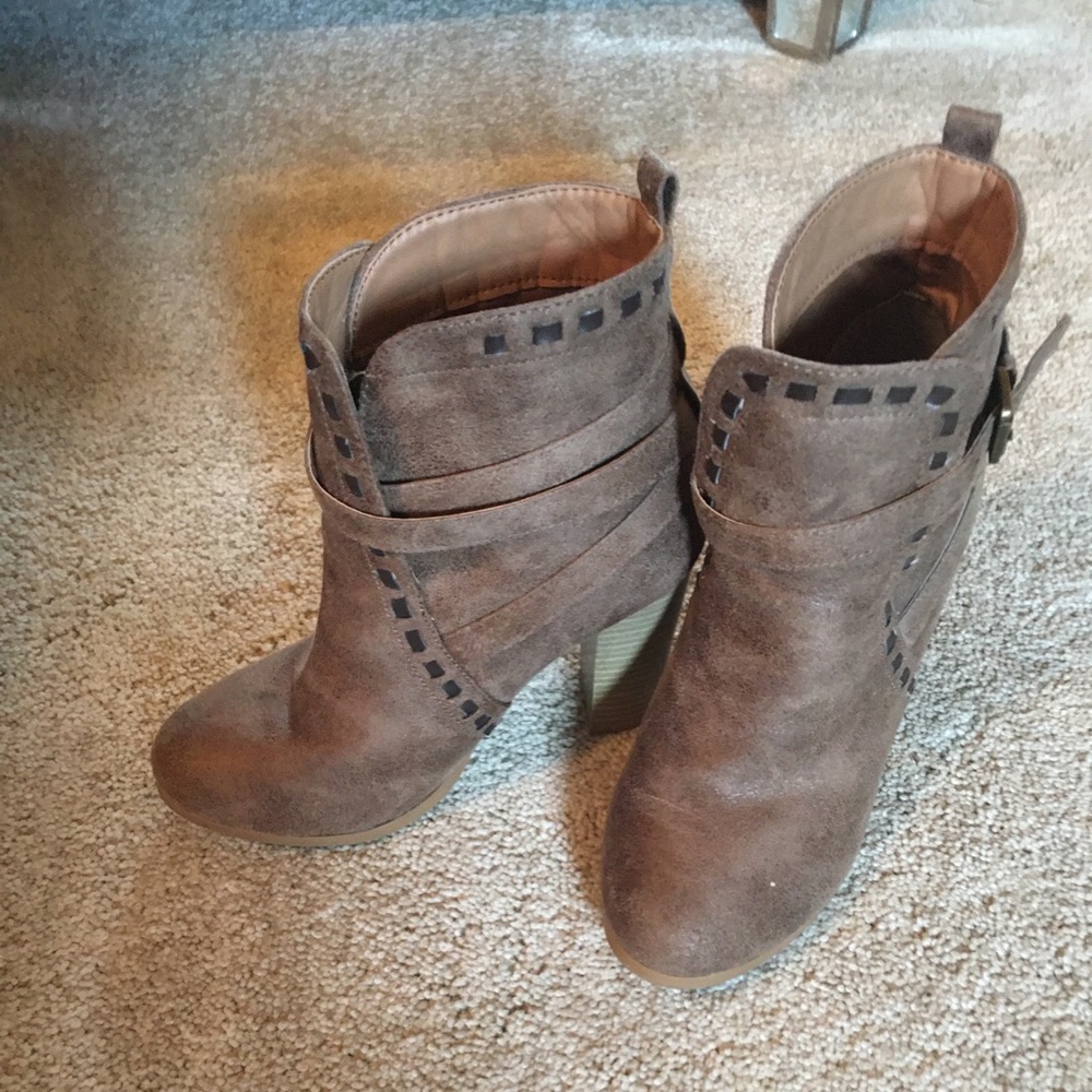 Tan booties from Venus.